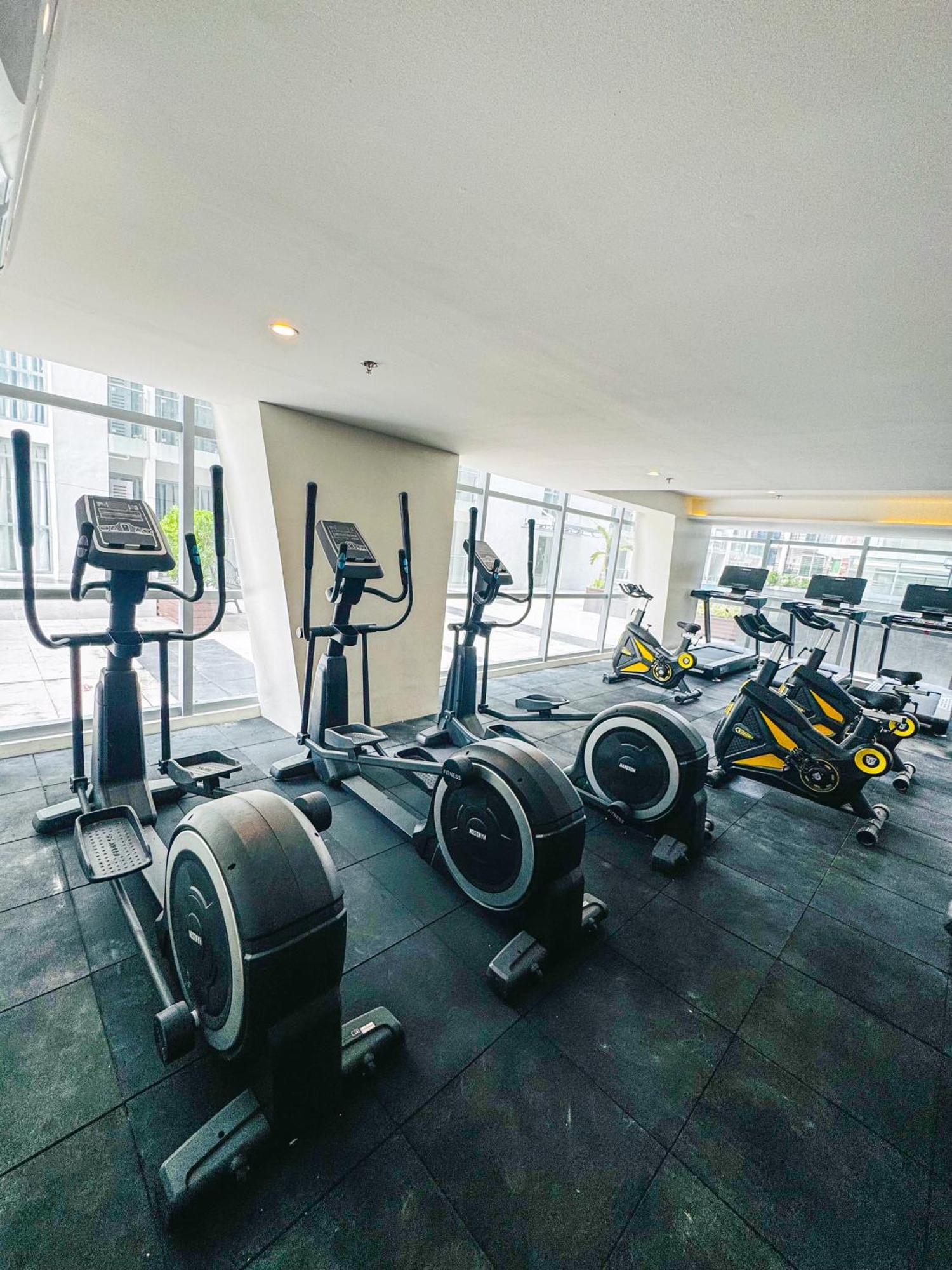 Luxurious European Style Penthouse Modern Apart Ment Cross City Of Dreams Okada Solaire Moa Airport Manila Bagian luar foto