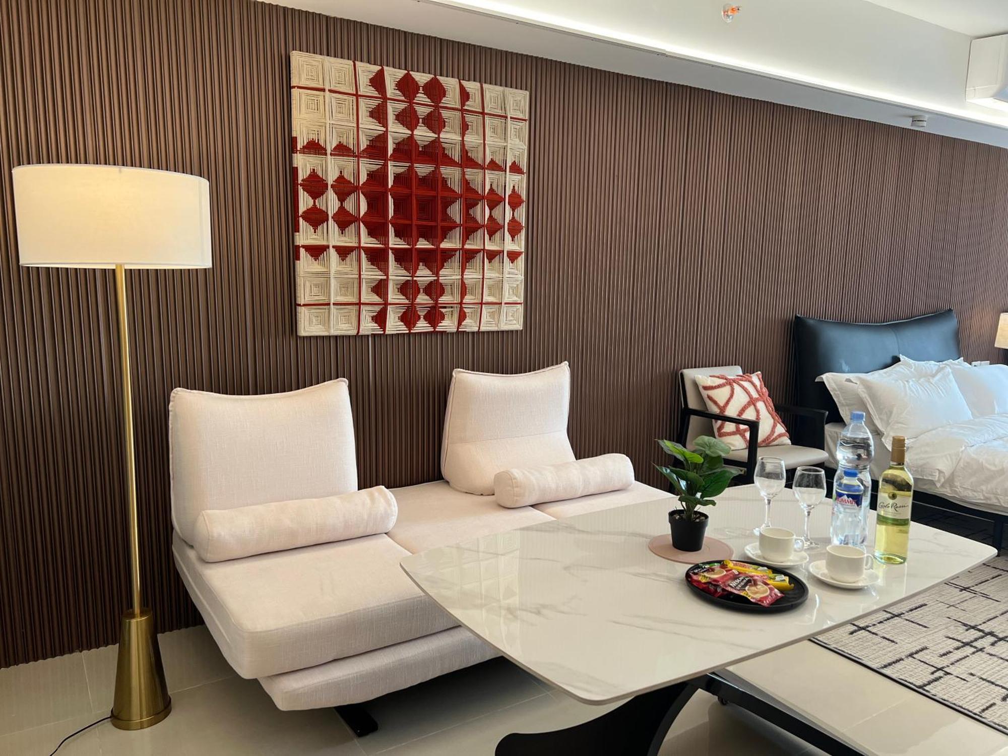 Luxurious European Style Penthouse Modern Apart Ment Cross City Of Dreams Okada Solaire Moa Airport Manila Bagian luar foto
