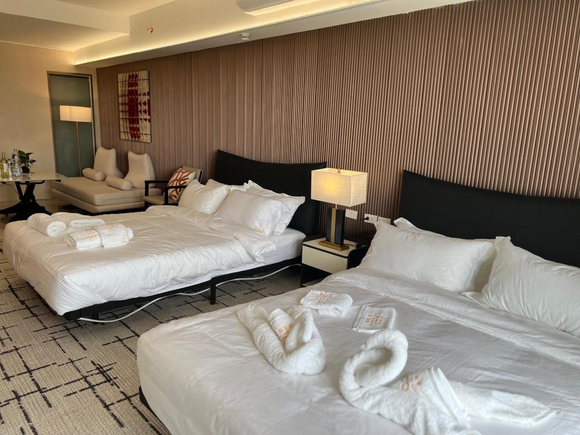 Luxurious European Style Penthouse Modern Apart Ment Cross City Of Dreams Okada Solaire Moa Airport Manila Bagian luar foto
